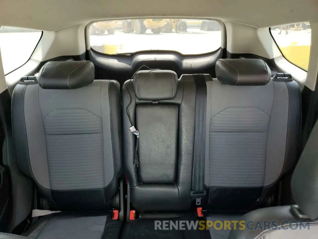 10 Photograph of a damaged car 1FMCU9GD2KUC06135 FORD ESCAPE 2019
