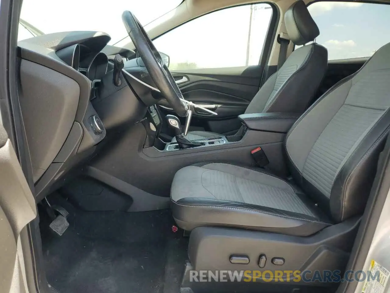 7 Photograph of a damaged car 1FMCU9GD2KUC06135 FORD ESCAPE 2019