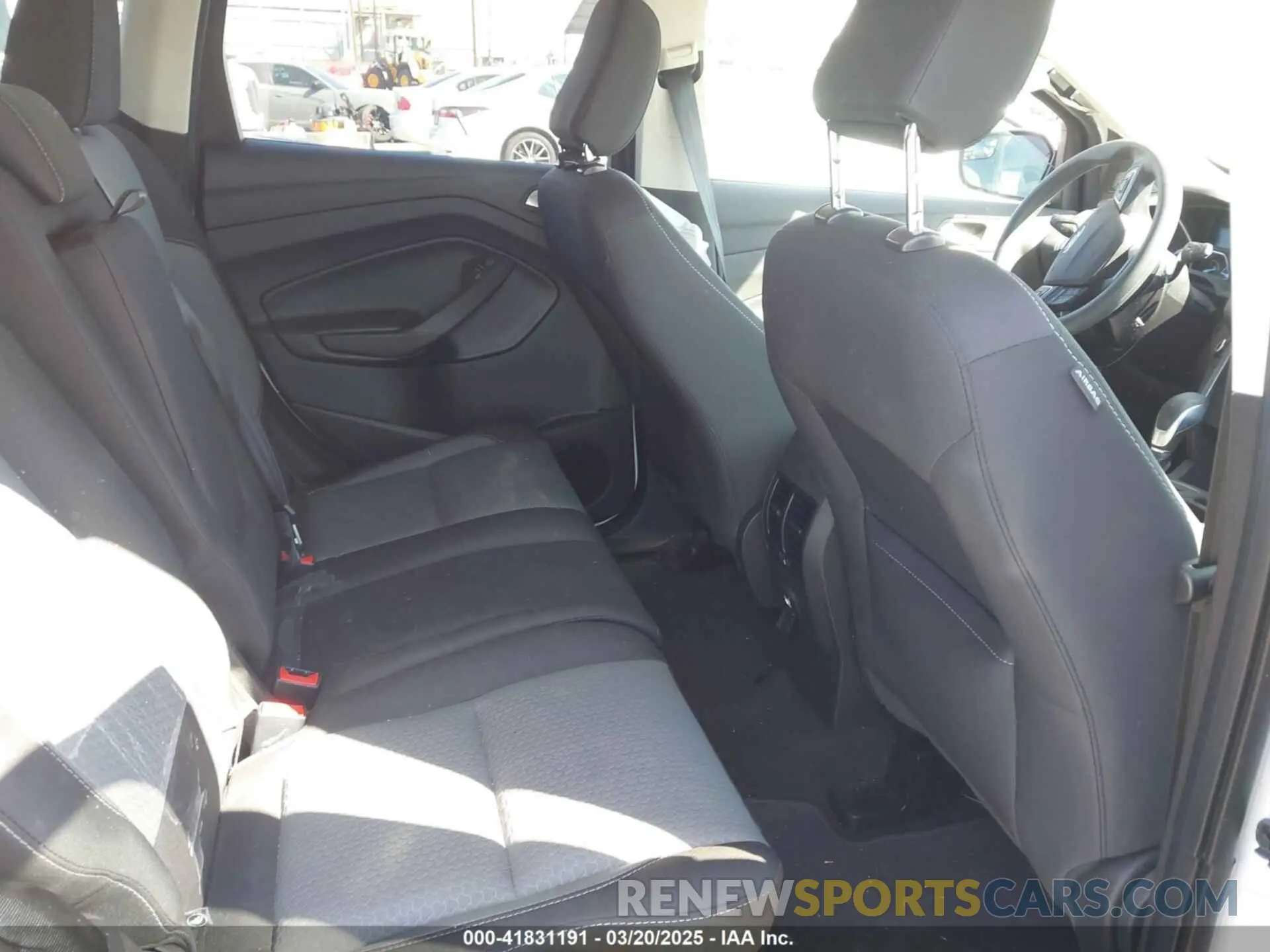 3 Photograph of a damaged car 1FMCU9GD2KUC07284 FORD ESCAPE 2019