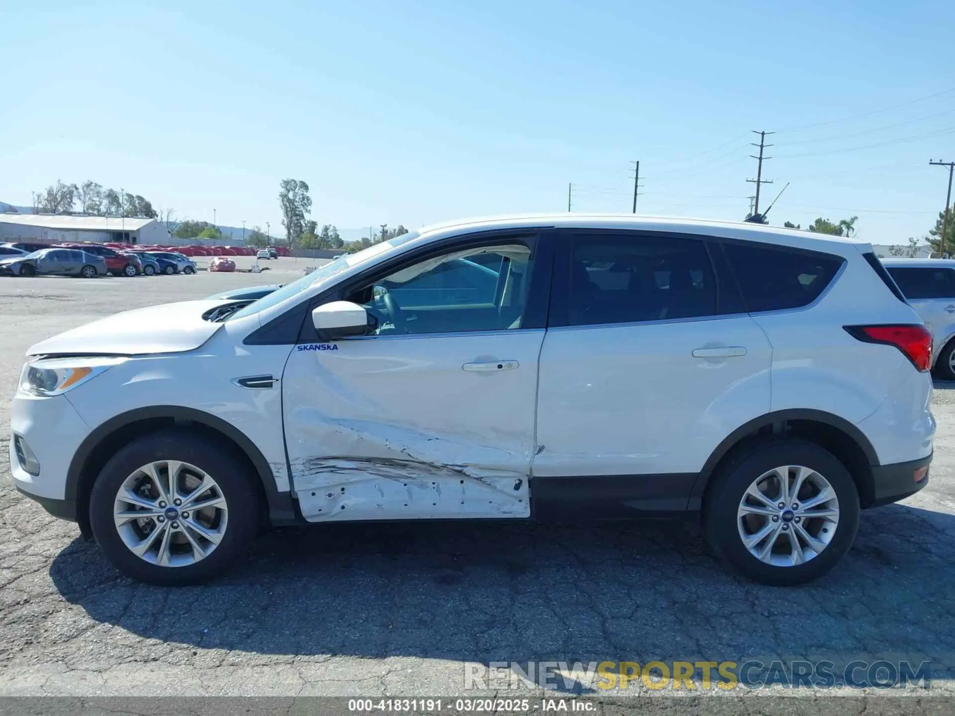 8 Photograph of a damaged car 1FMCU9GD2KUC07284 FORD ESCAPE 2019
