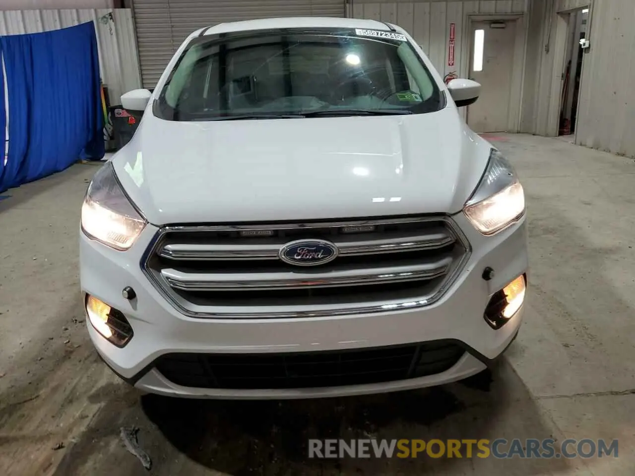 5 Photograph of a damaged car 1FMCU9GD2KUC22853 FORD ESCAPE 2019