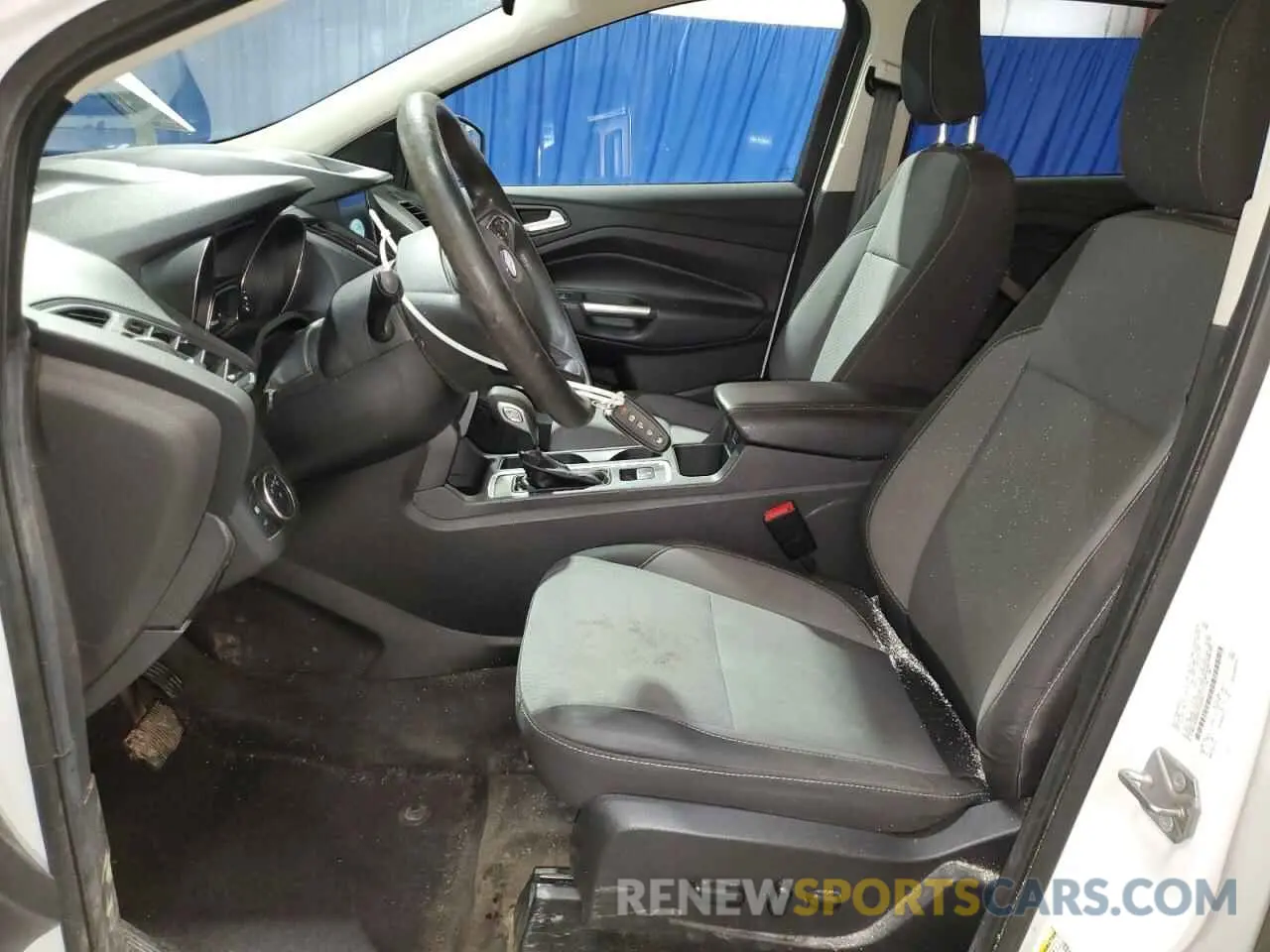 7 Photograph of a damaged car 1FMCU9GD2KUC22853 FORD ESCAPE 2019