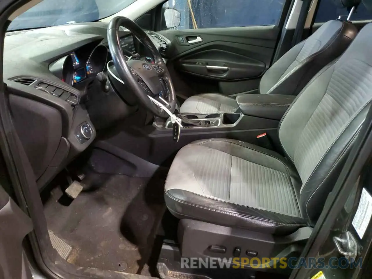 7 Photograph of a damaged car 1FMCU9GD3KUA22337 FORD ESCAPE 2019