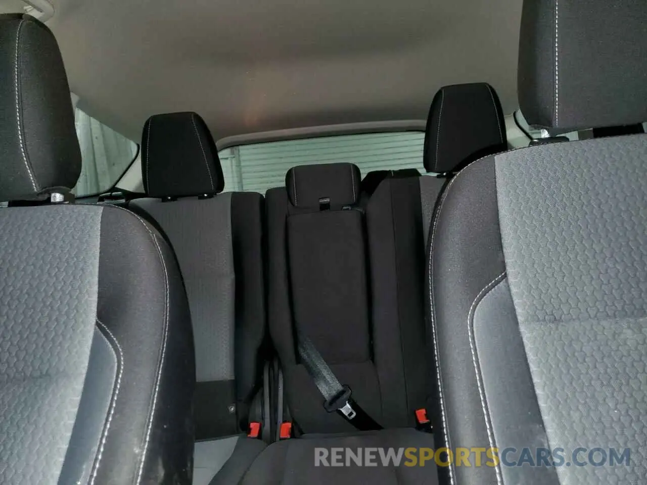 10 Photograph of a damaged car 1FMCU9GD3KUA37405 FORD ESCAPE 2019