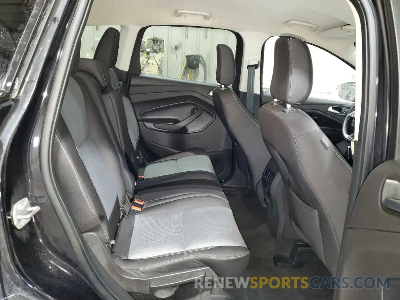 11 Photograph of a damaged car 1FMCU9GD3KUA37405 FORD ESCAPE 2019