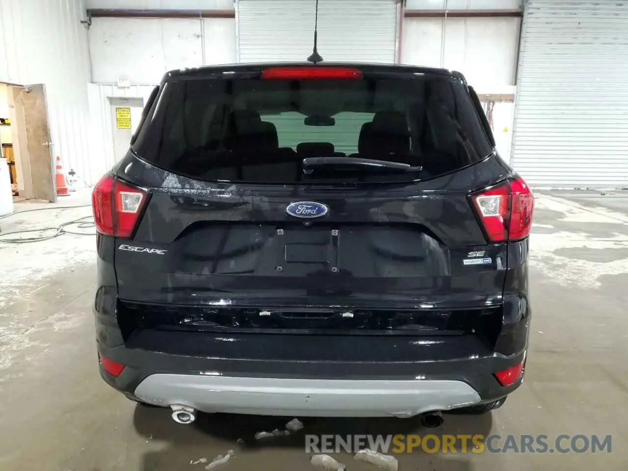 6 Photograph of a damaged car 1FMCU9GD3KUA37405 FORD ESCAPE 2019