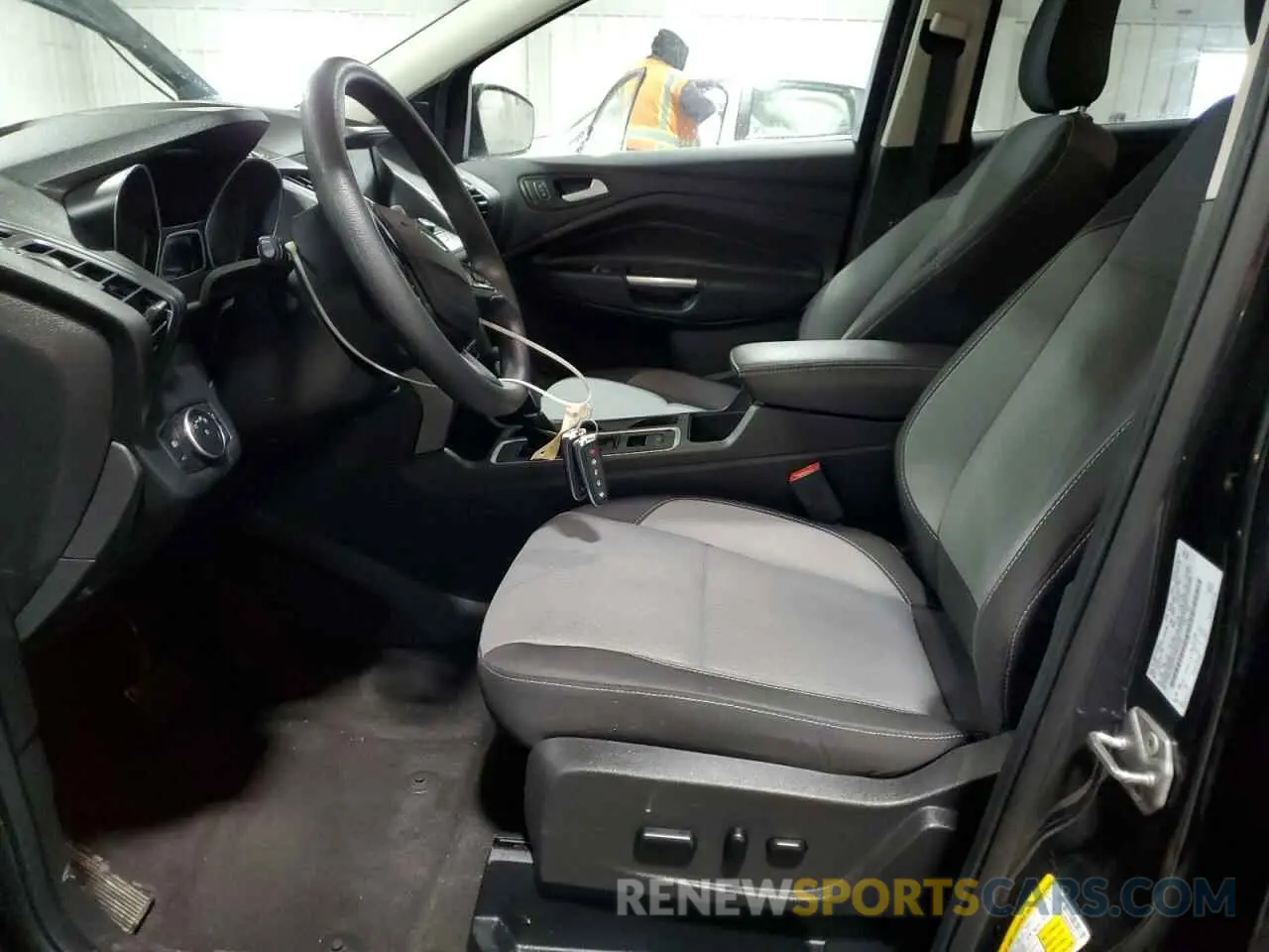 7 Photograph of a damaged car 1FMCU9GD3KUA37405 FORD ESCAPE 2019