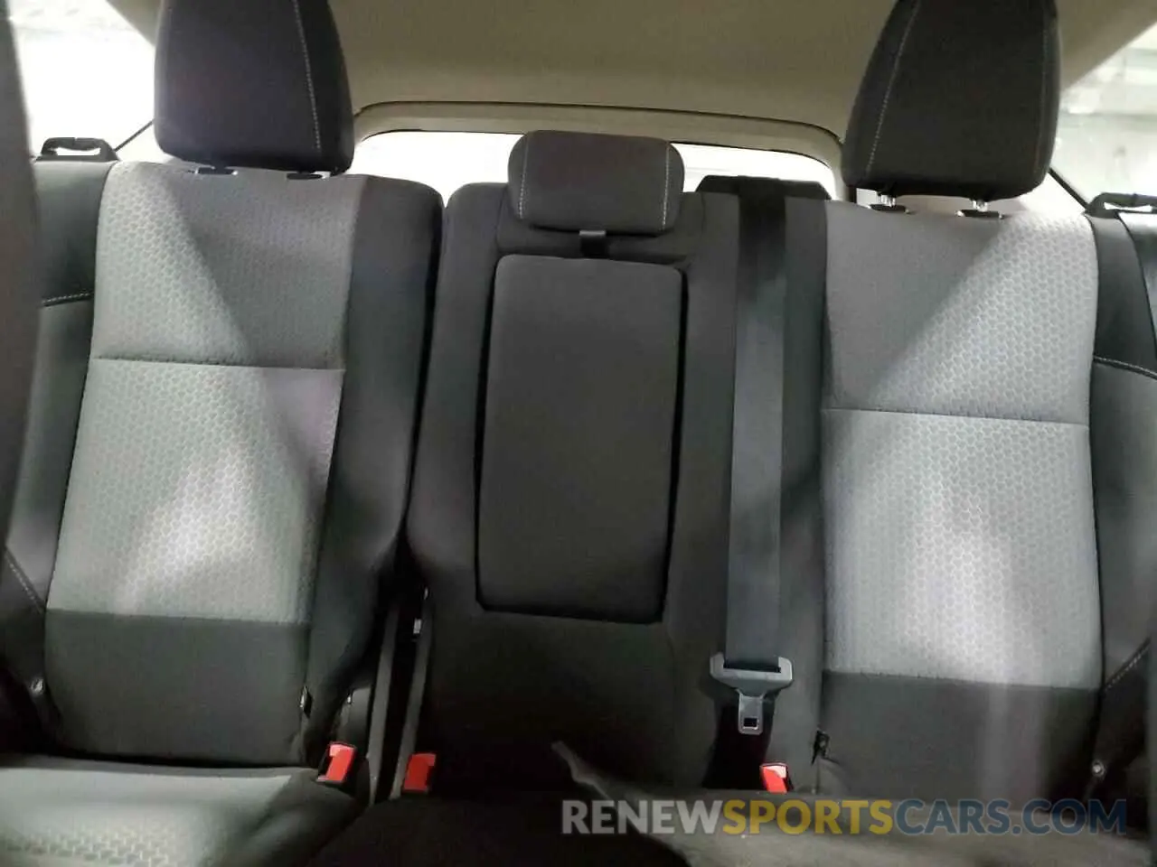 10 Photograph of a damaged car 1FMCU9GD3KUA41776 FORD ESCAPE 2019