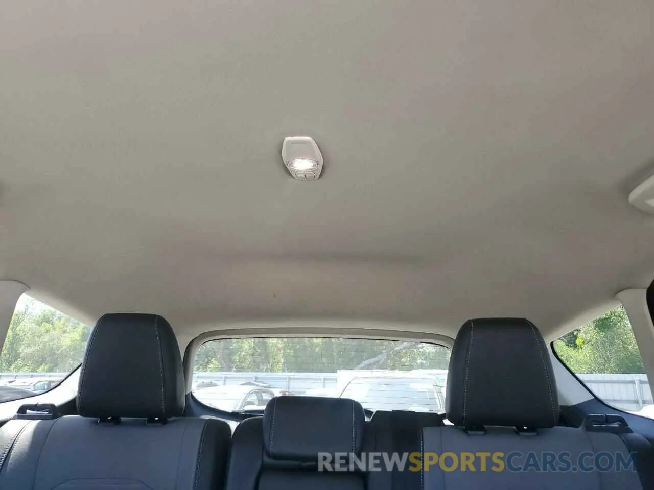 10 Photograph of a damaged car 1FMCU9GD3KUA48677 FORD ESCAPE 2019