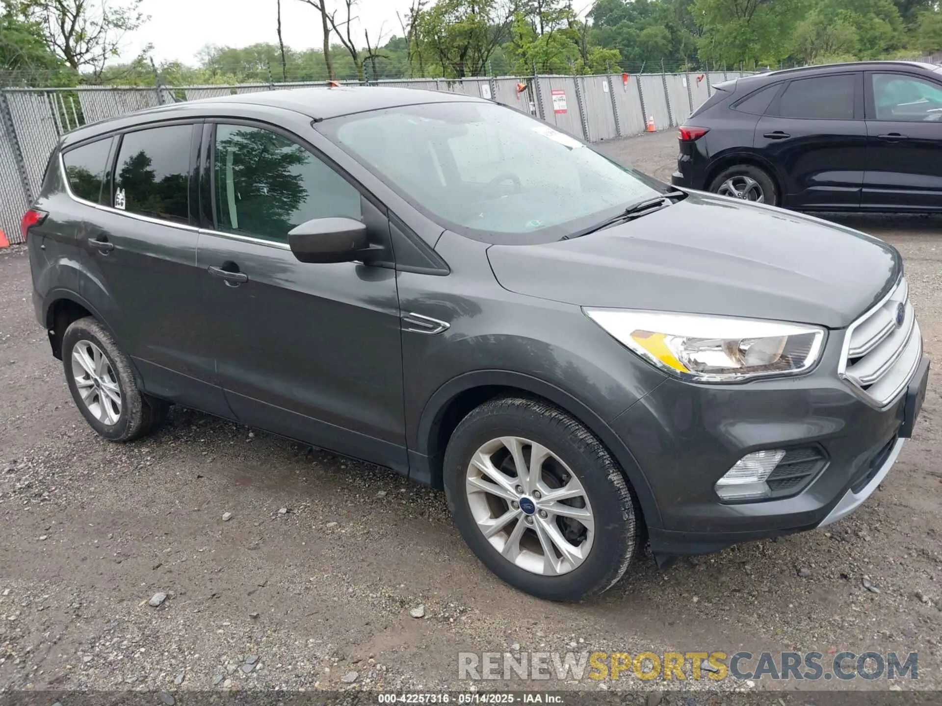 1 Photograph of a damaged car 1FMCU9GD3KUA67083 FORD ESCAPE 2019