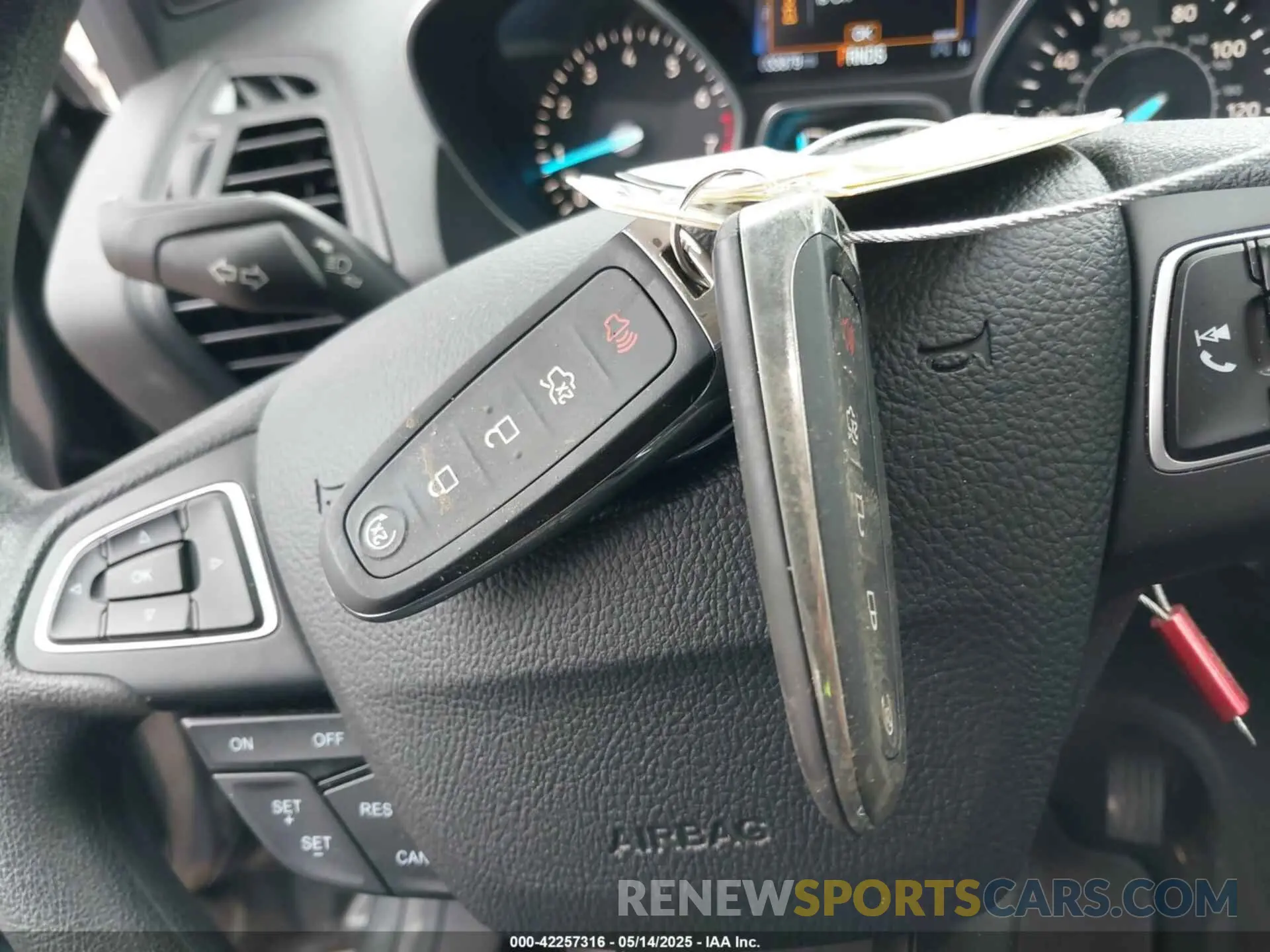 11 Photograph of a damaged car 1FMCU9GD3KUA67083 FORD ESCAPE 2019