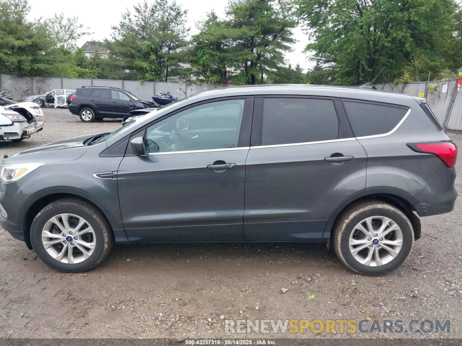 14 Photograph of a damaged car 1FMCU9GD3KUA67083 FORD ESCAPE 2019