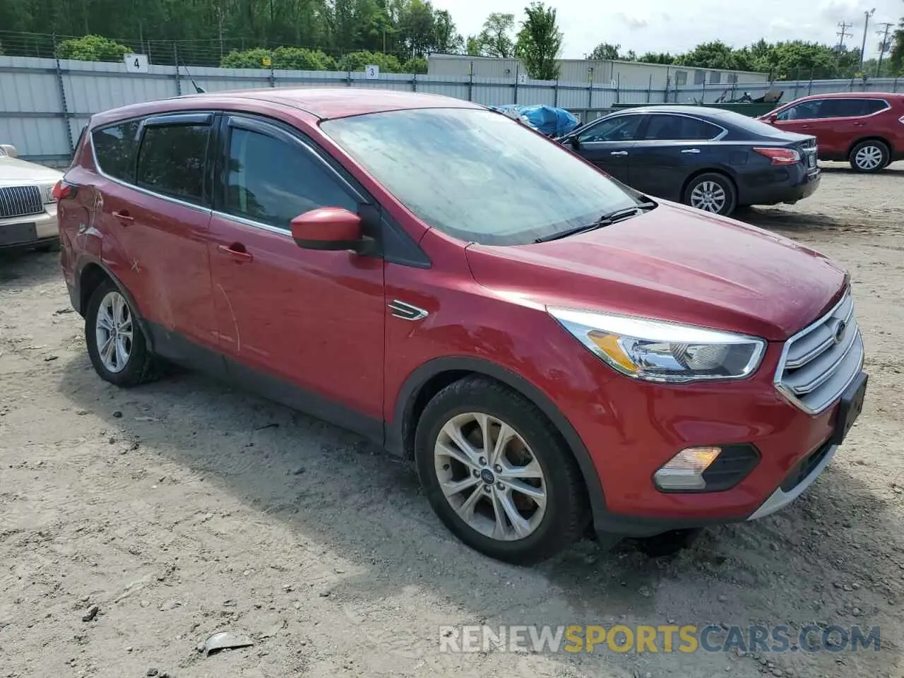 4 Photograph of a damaged car 1FMCU9GD3KUA68301 FORD ESCAPE 2019