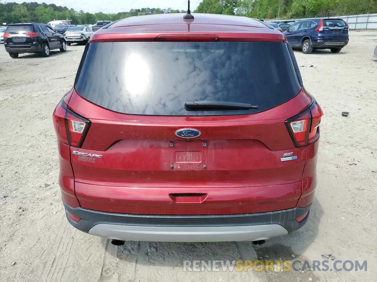 6 Photograph of a damaged car 1FMCU9GD3KUA68301 FORD ESCAPE 2019
