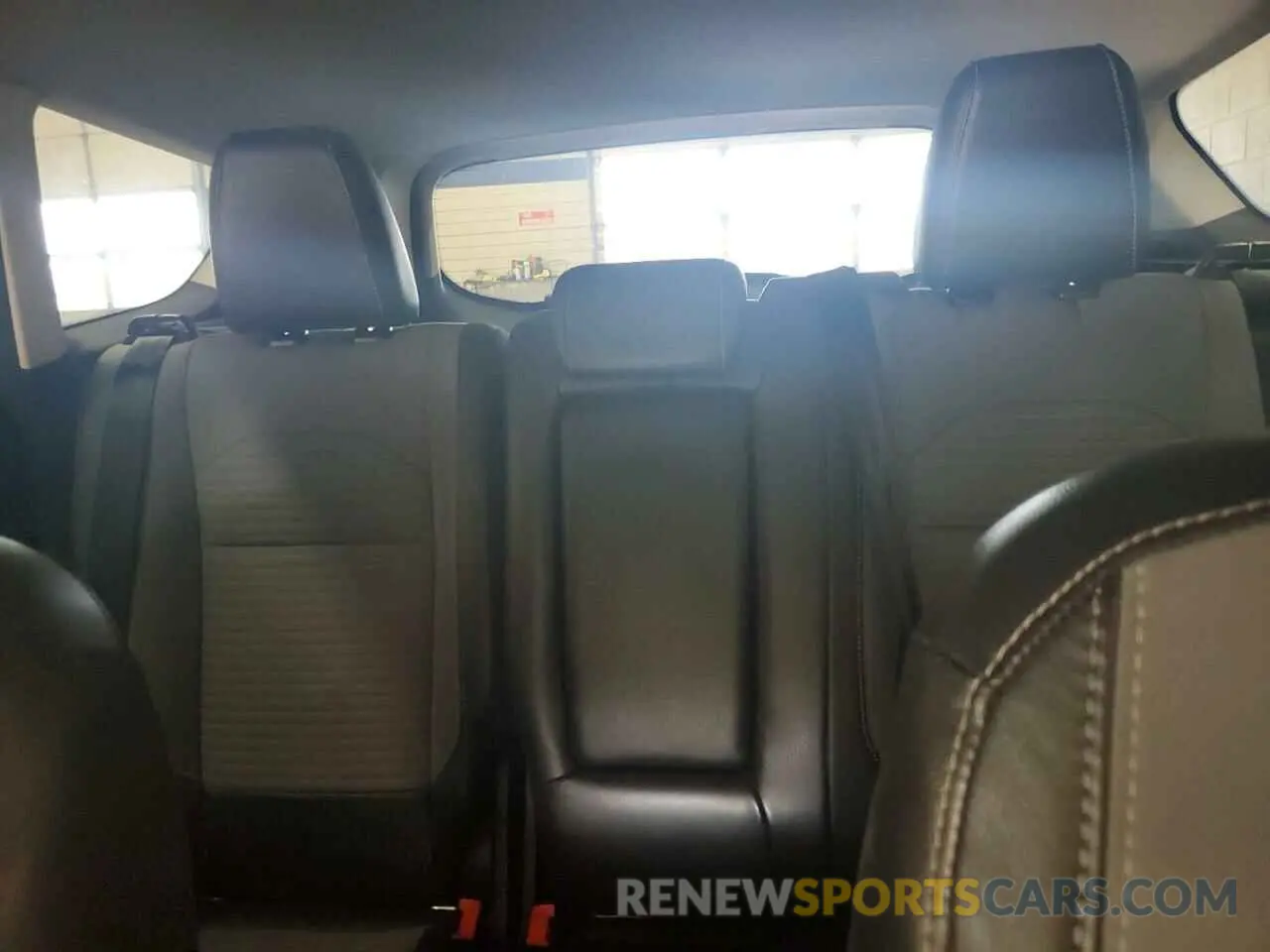 10 Photograph of a damaged car 1FMCU9GD3KUA68315 FORD ESCAPE 2019