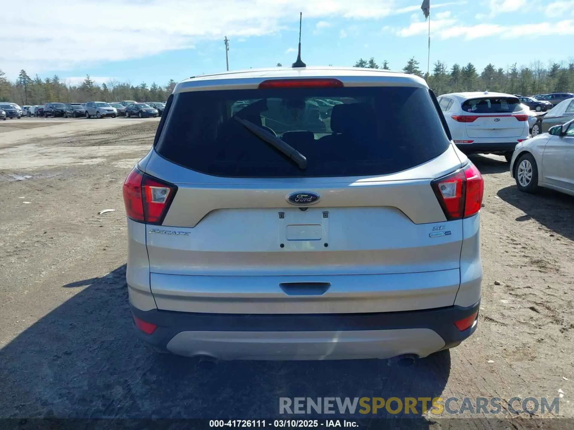 16 Photograph of a damaged car 1FMCU9GD3KUA72879 FORD ESCAPE 2019