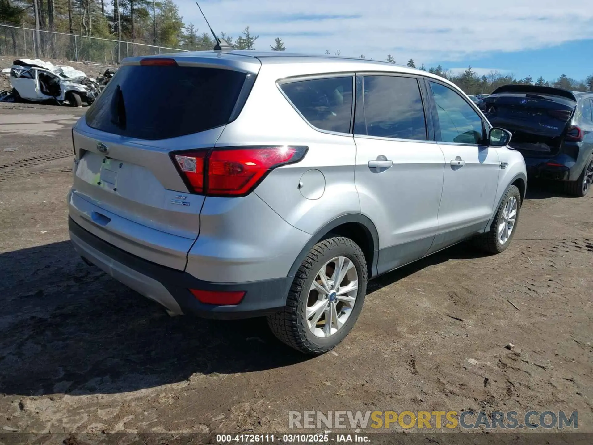 4 Photograph of a damaged car 1FMCU9GD3KUA72879 FORD ESCAPE 2019