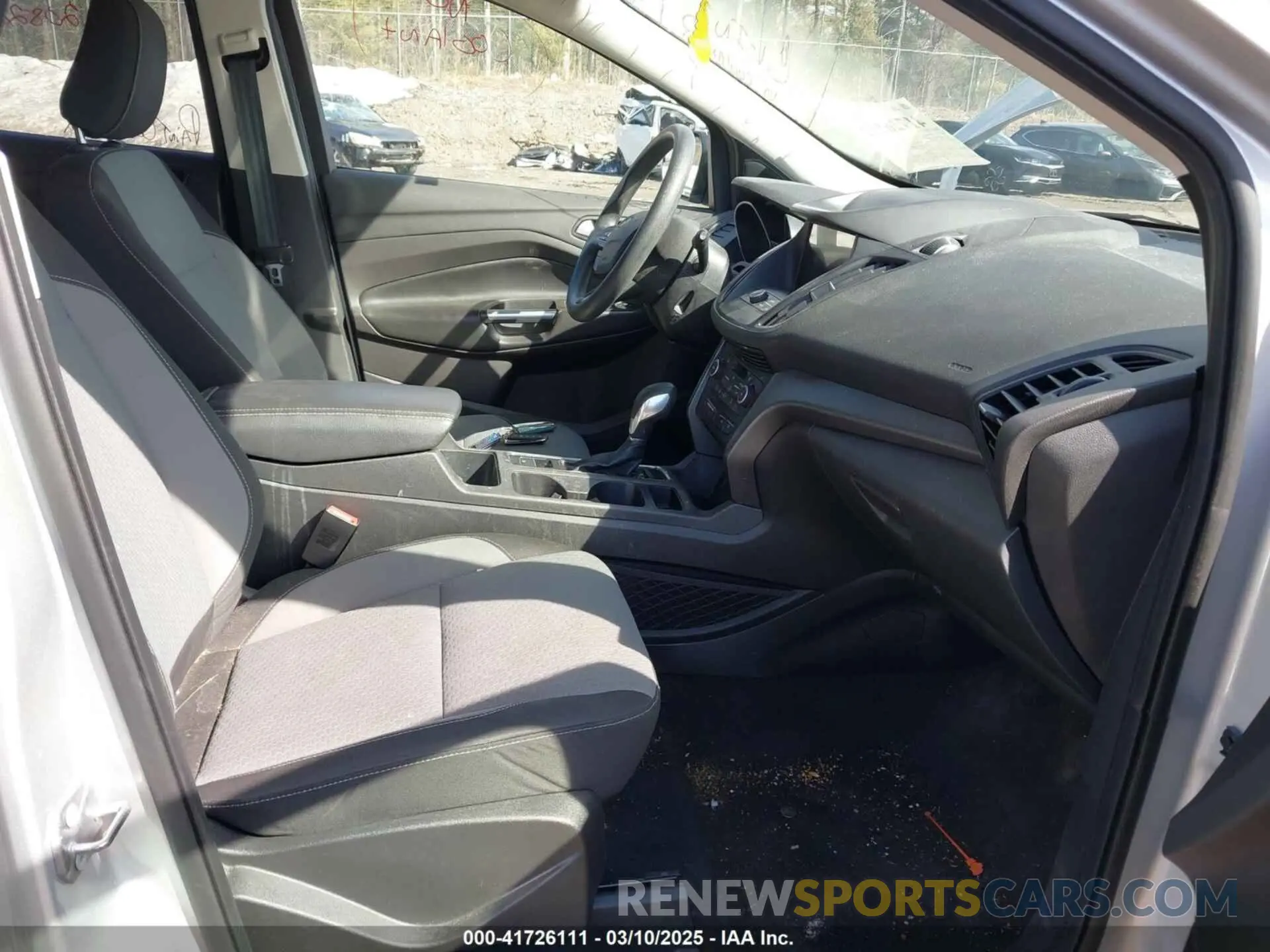 5 Photograph of a damaged car 1FMCU9GD3KUA72879 FORD ESCAPE 2019