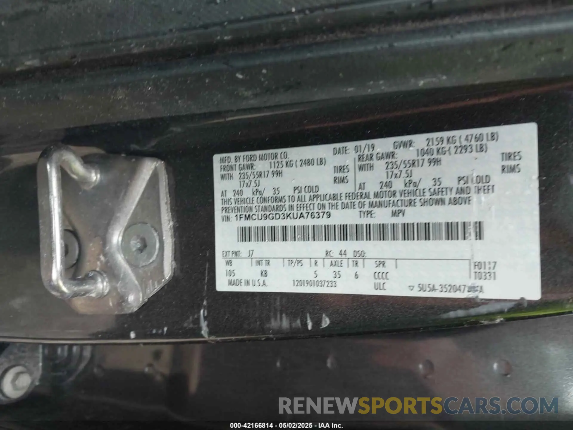 9 Photograph of a damaged car 1FMCU9GD3KUA76379 FORD ESCAPE 2019