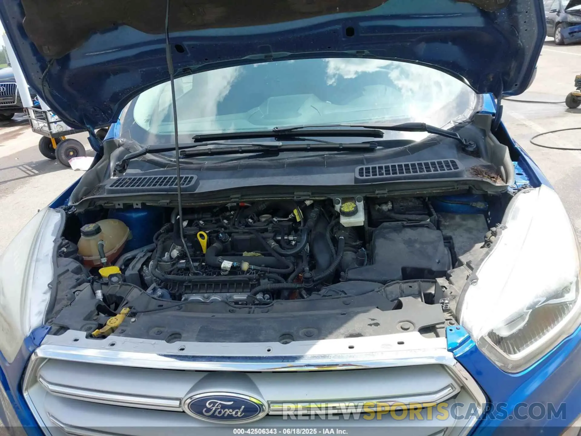 10 Photograph of a damaged car 1FMCU9GD3KUA98088 FORD ESCAPE 2019