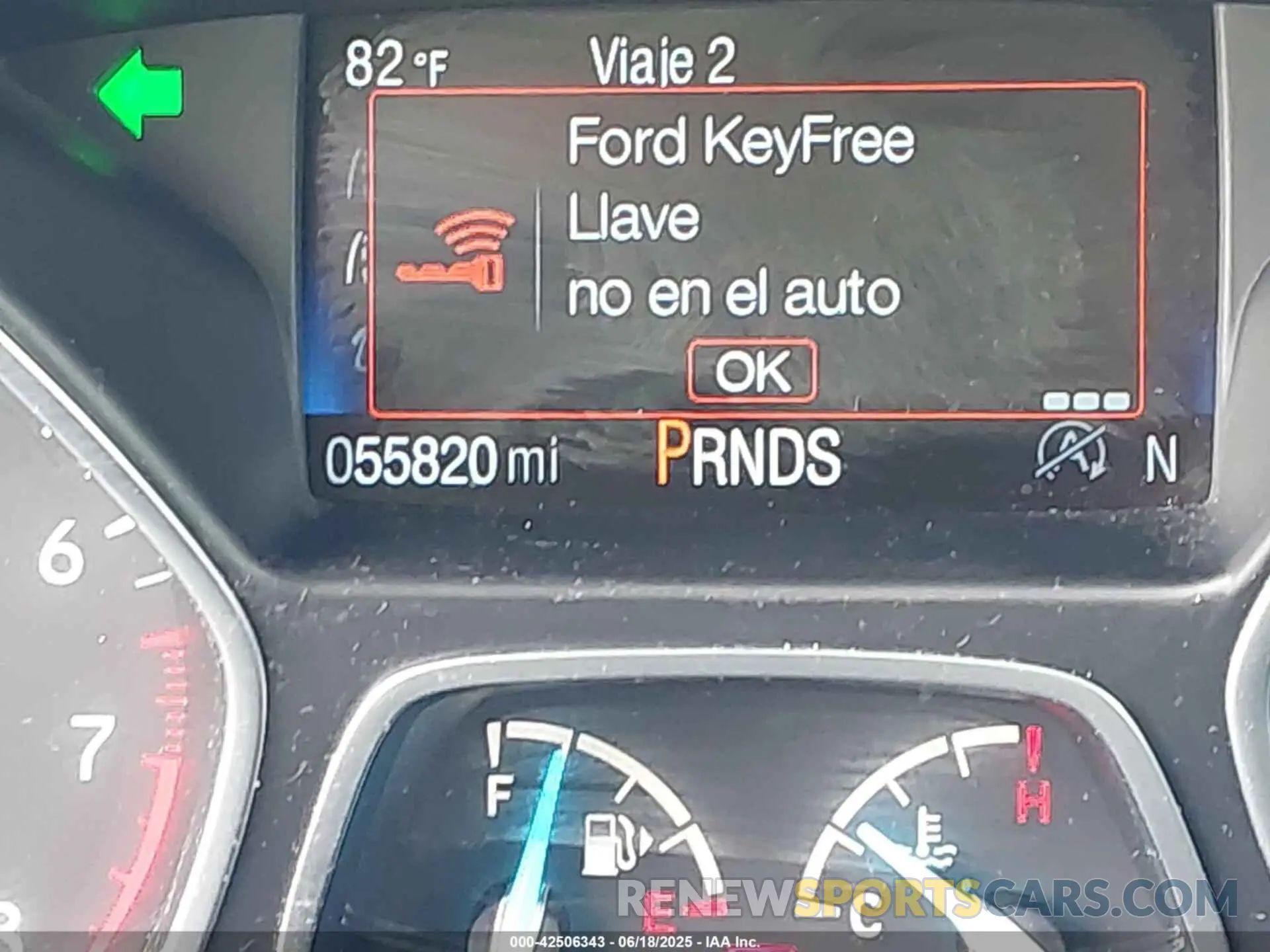 16 Photograph of a damaged car 1FMCU9GD3KUA98088 FORD ESCAPE 2019