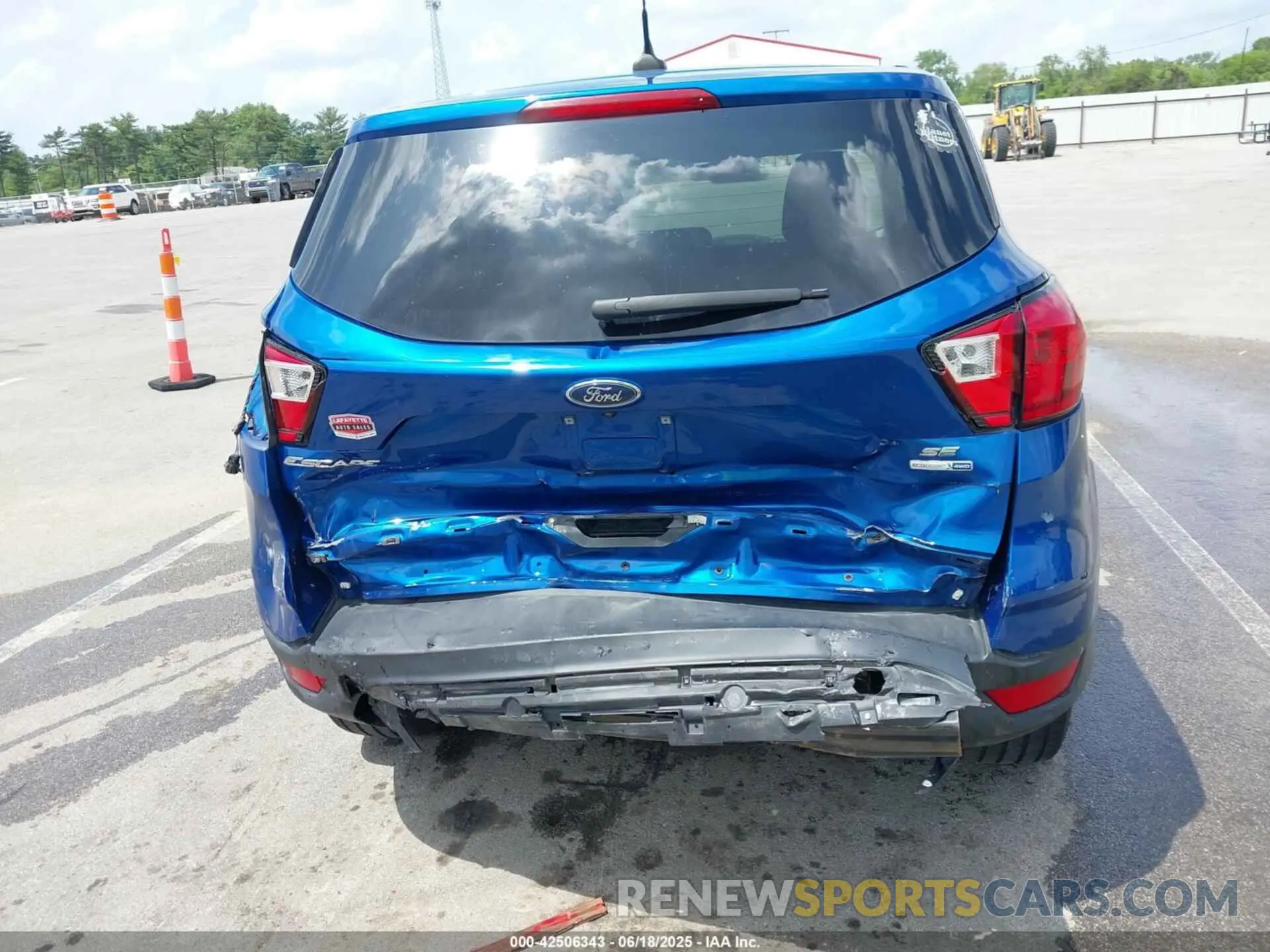 6 Photograph of a damaged car 1FMCU9GD3KUA98088 FORD ESCAPE 2019