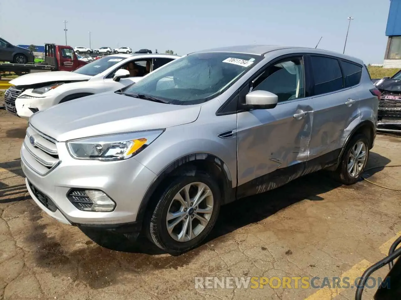 1 Photograph of a damaged car 1FMCU9GD3KUA98513 FORD ESCAPE 2019