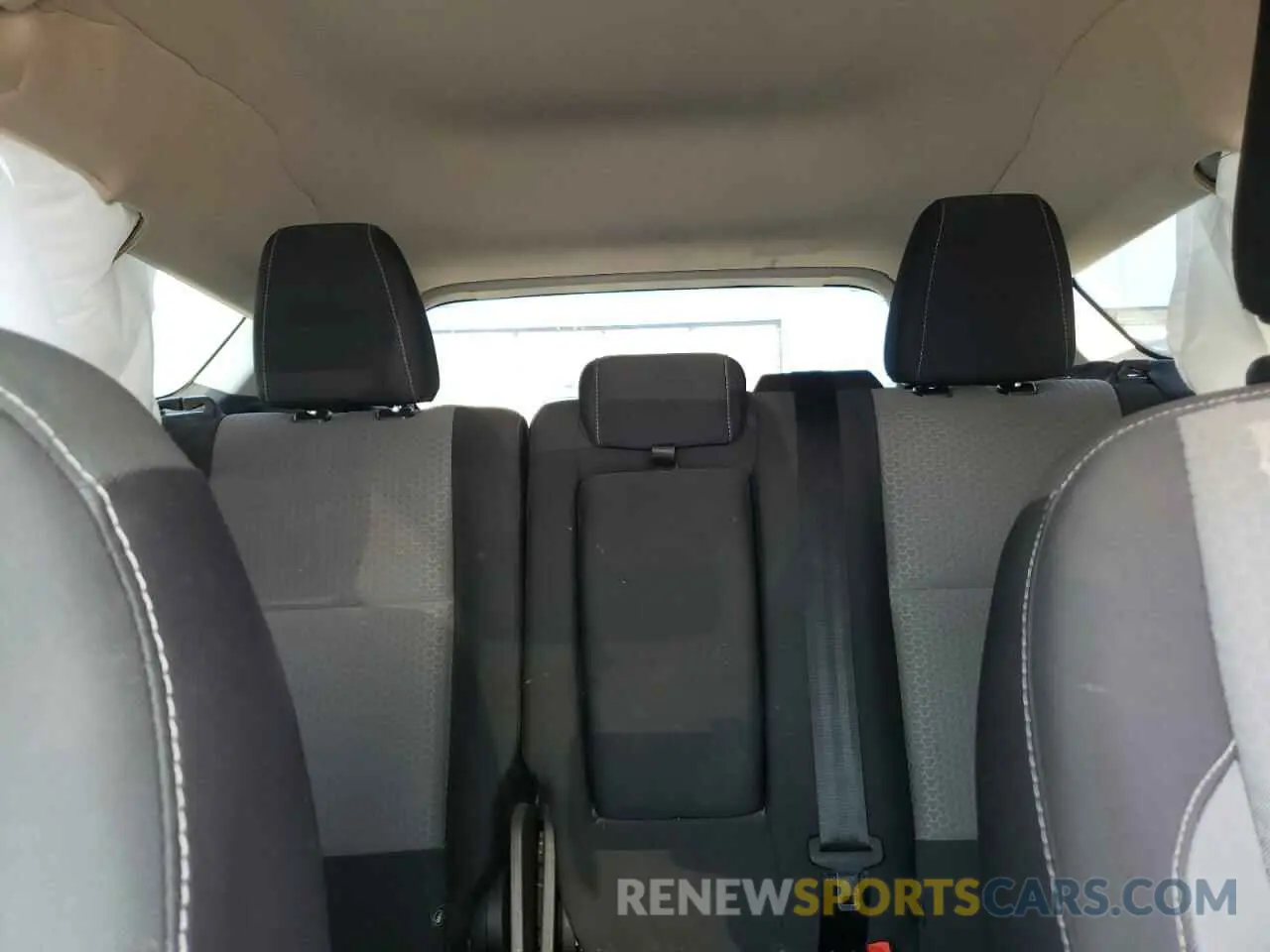 10 Photograph of a damaged car 1FMCU9GD3KUA98513 FORD ESCAPE 2019