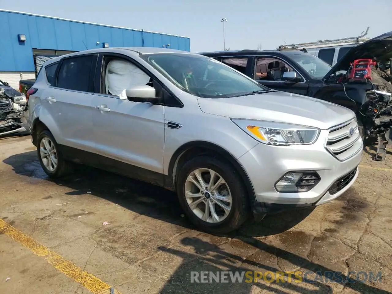 4 Photograph of a damaged car 1FMCU9GD3KUA98513 FORD ESCAPE 2019