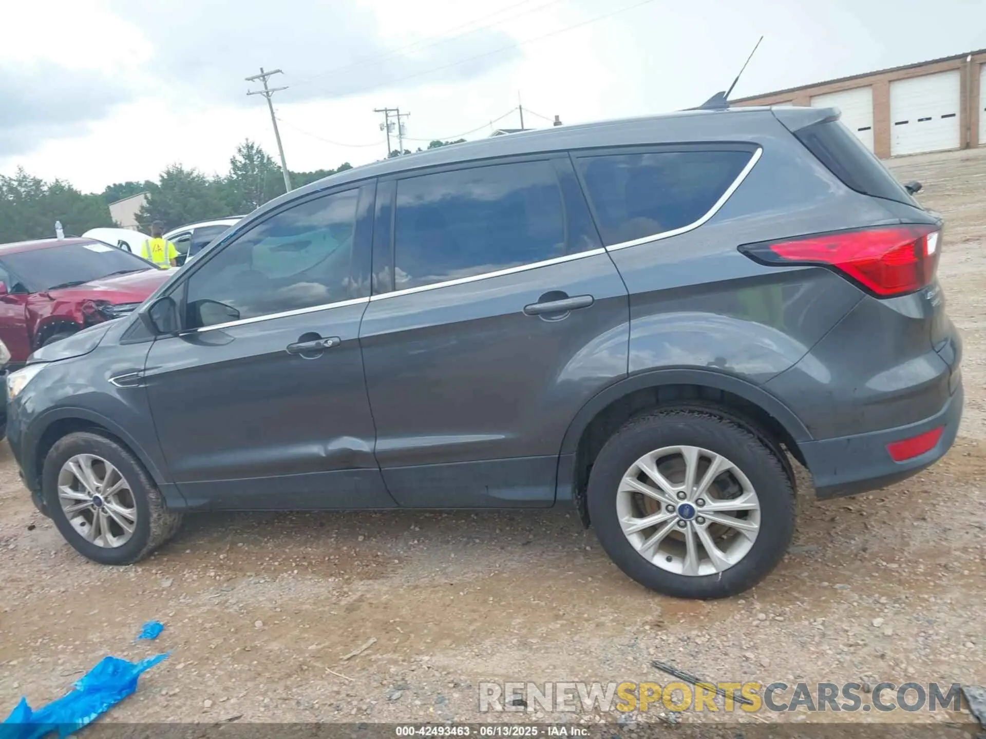 14 Photograph of a damaged car 1FMCU9GD3KUB11566 FORD ESCAPE 2019
