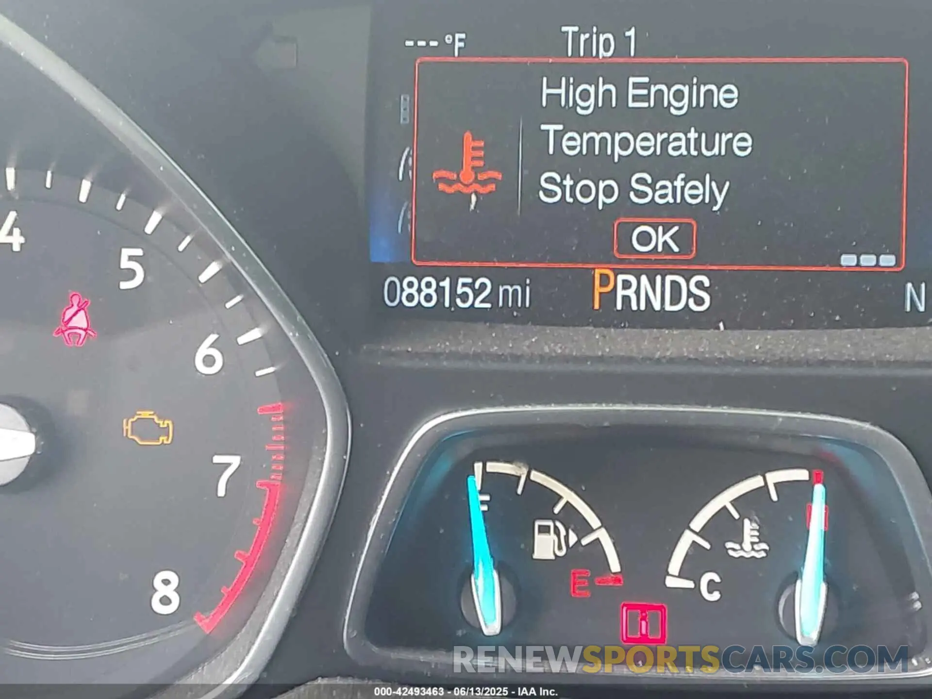 15 Photograph of a damaged car 1FMCU9GD3KUB11566 FORD ESCAPE 2019