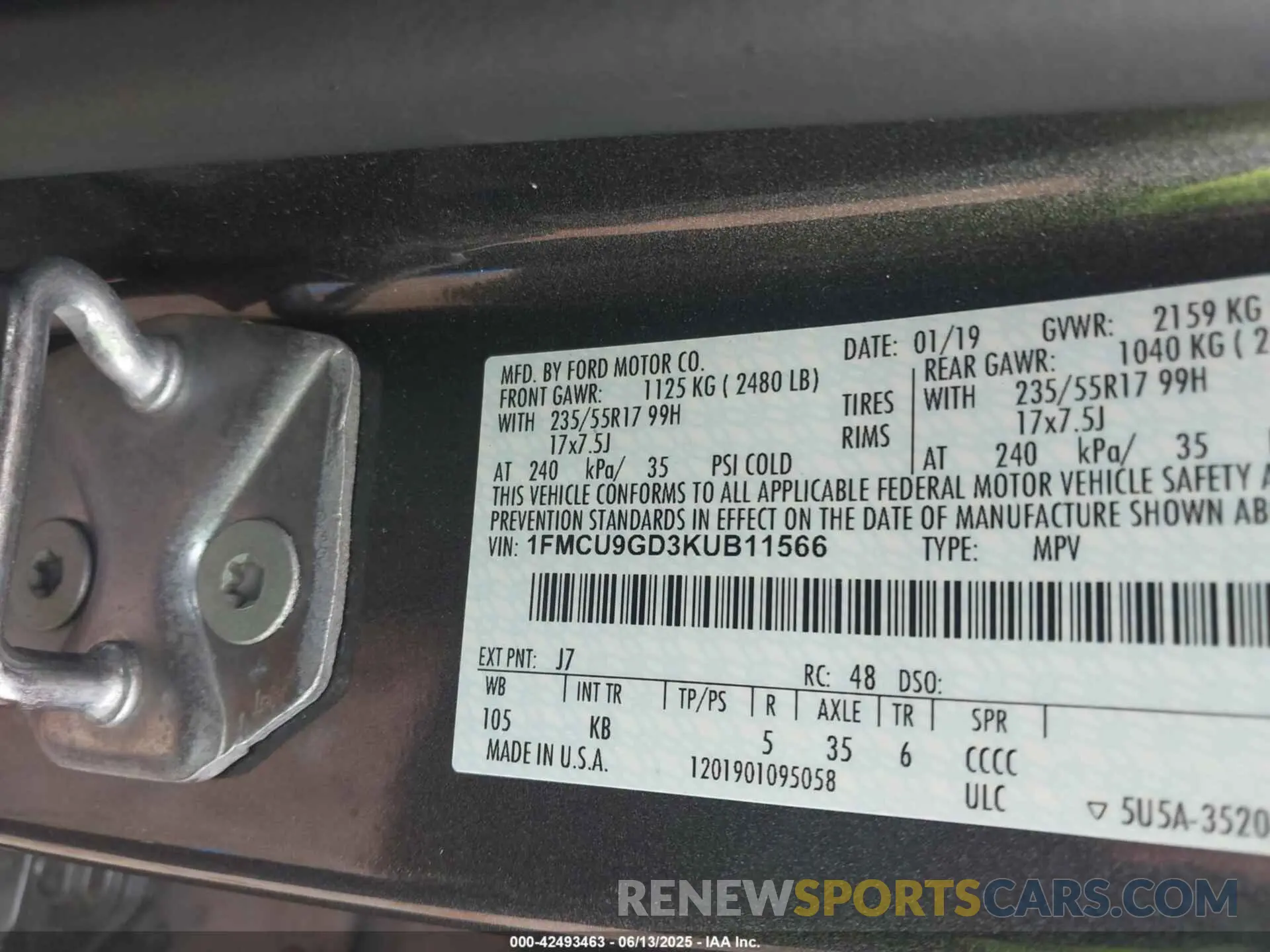 9 Photograph of a damaged car 1FMCU9GD3KUB11566 FORD ESCAPE 2019