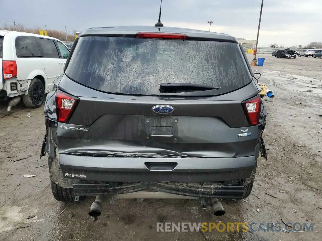 6 Photograph of a damaged car 1FMCU9GD3KUB23989 FORD ESCAPE 2019
