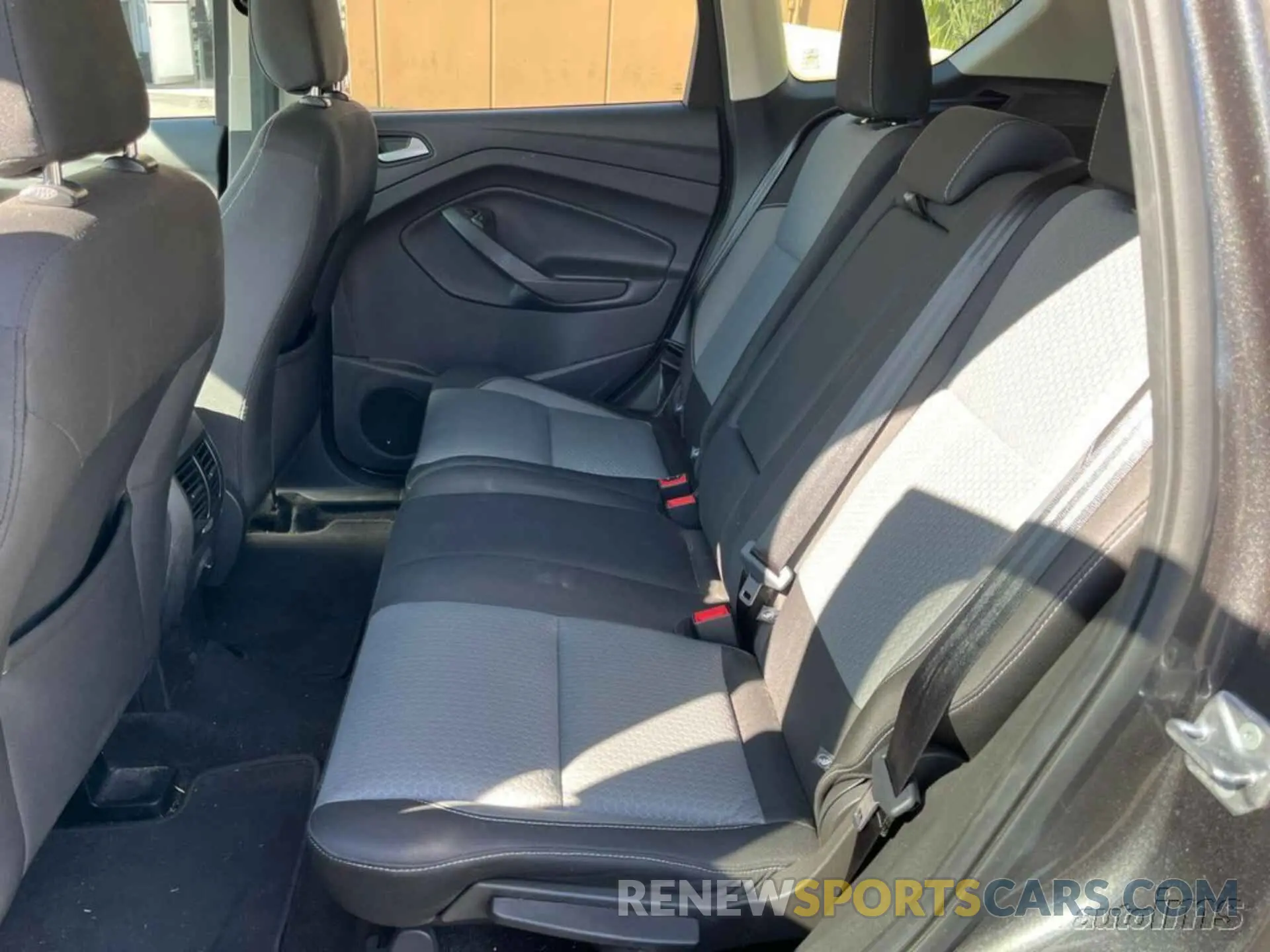7 Photograph of a damaged car 1FMCU9GD3KUB33437 FORD ESCAPE 2019