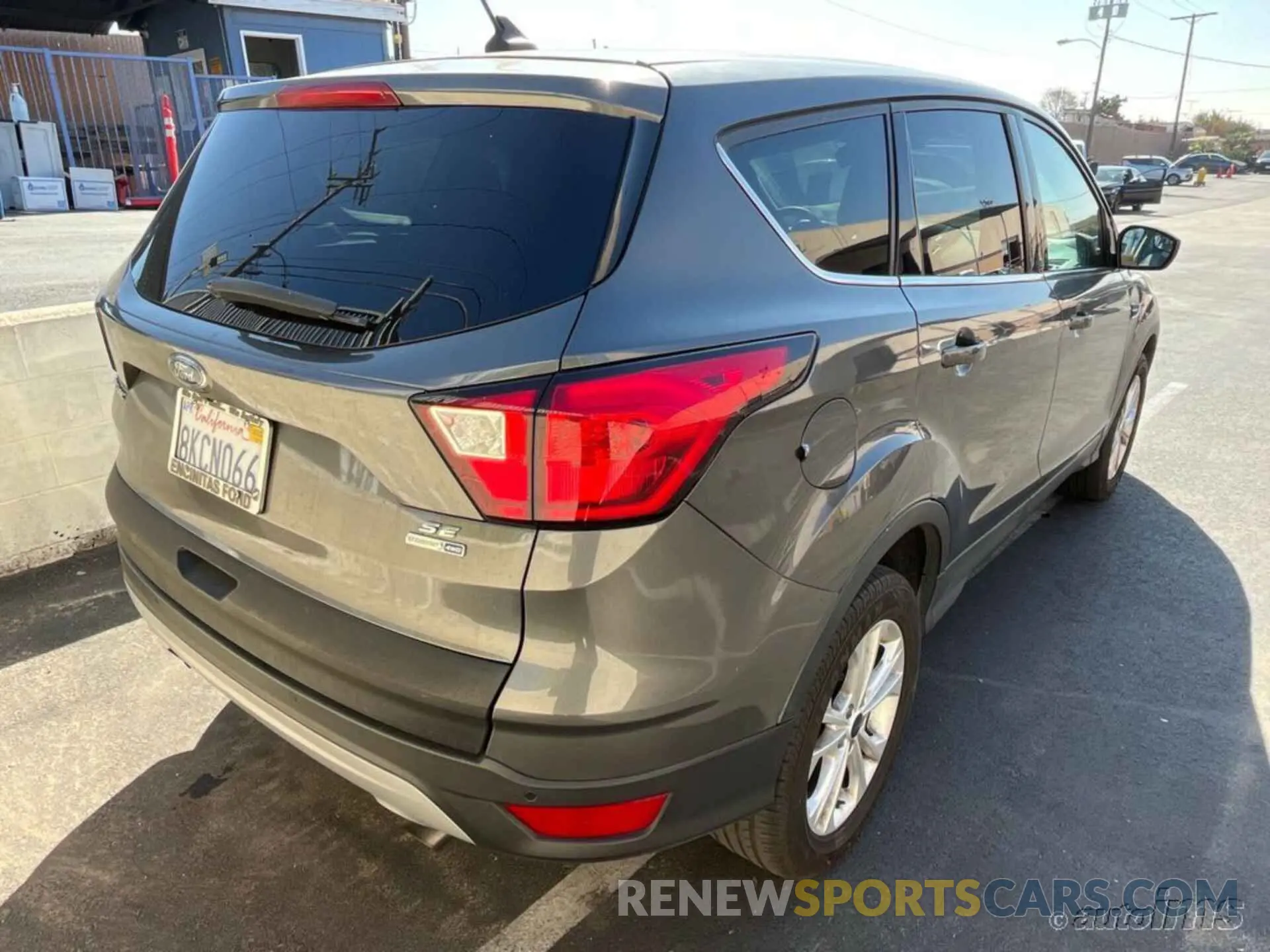 9 Photograph of a damaged car 1FMCU9GD3KUB33437 FORD ESCAPE 2019