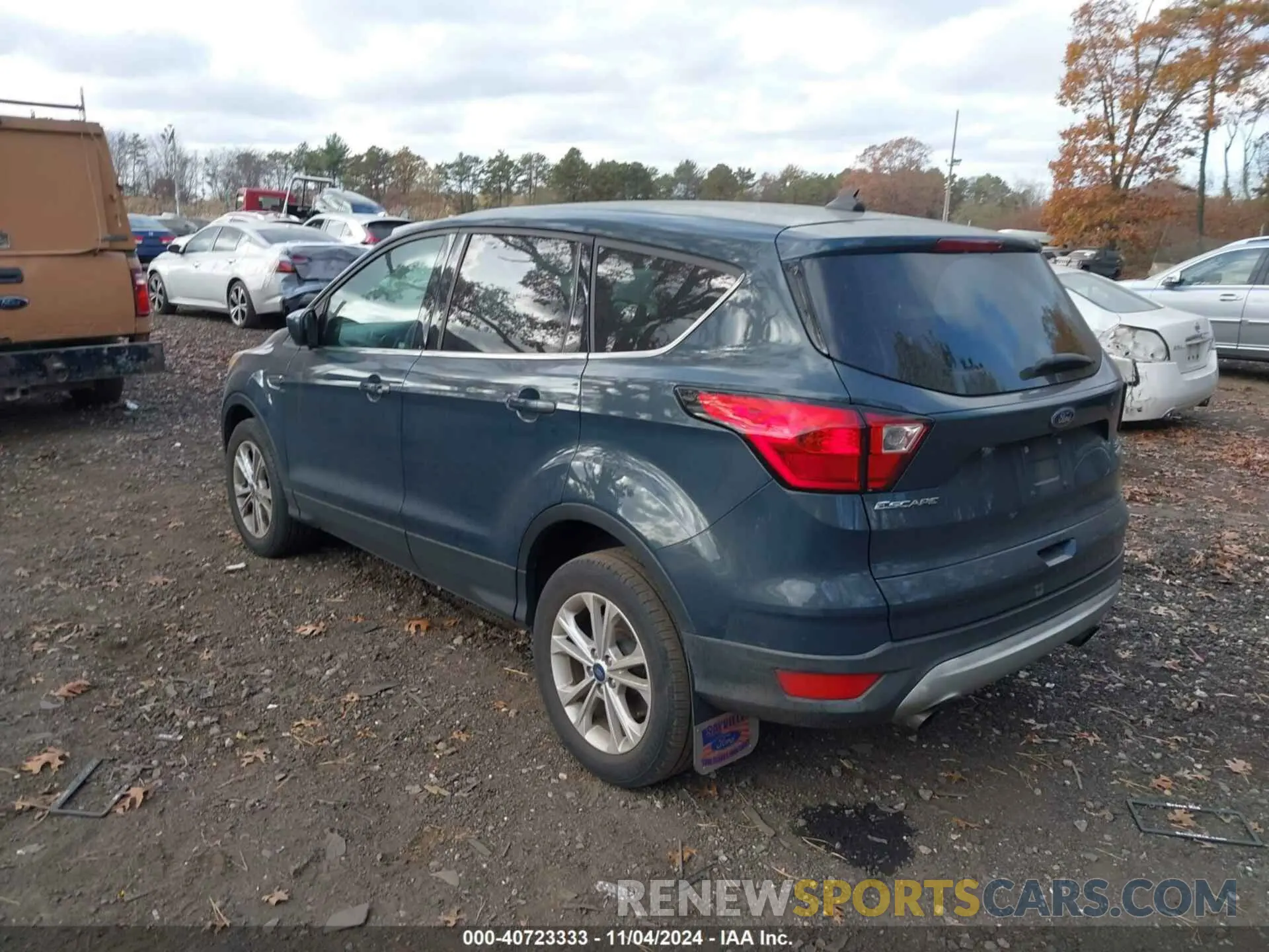 3 Photograph of a damaged car 1FMCU9GD3KUB42414 FORD ESCAPE 2019