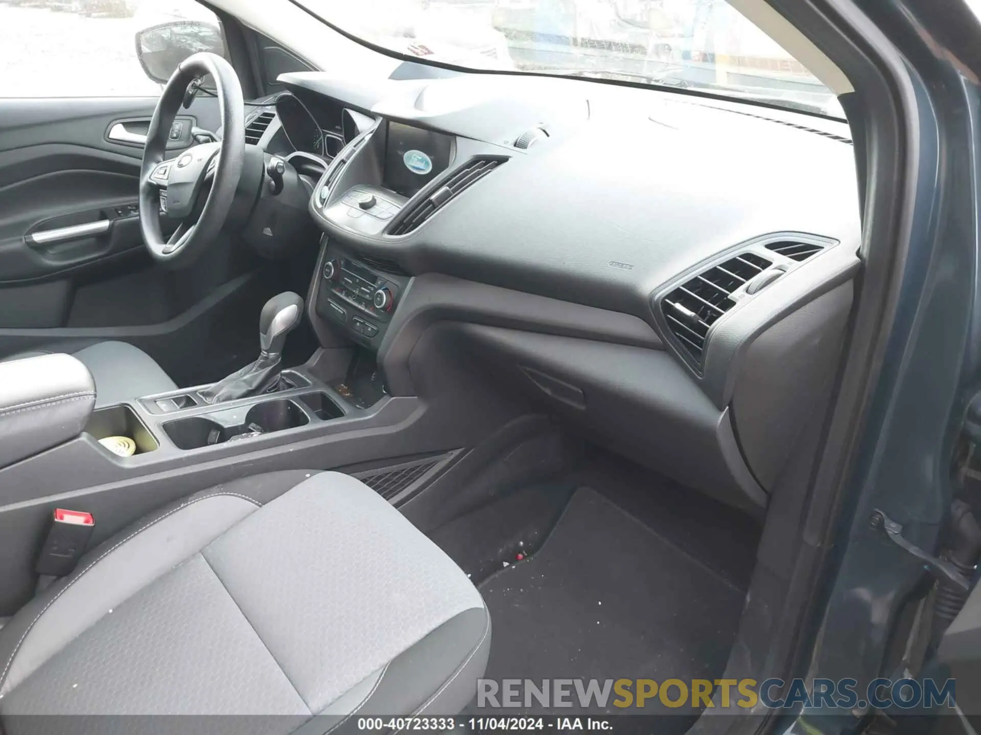 5 Photograph of a damaged car 1FMCU9GD3KUB42414 FORD ESCAPE 2019
