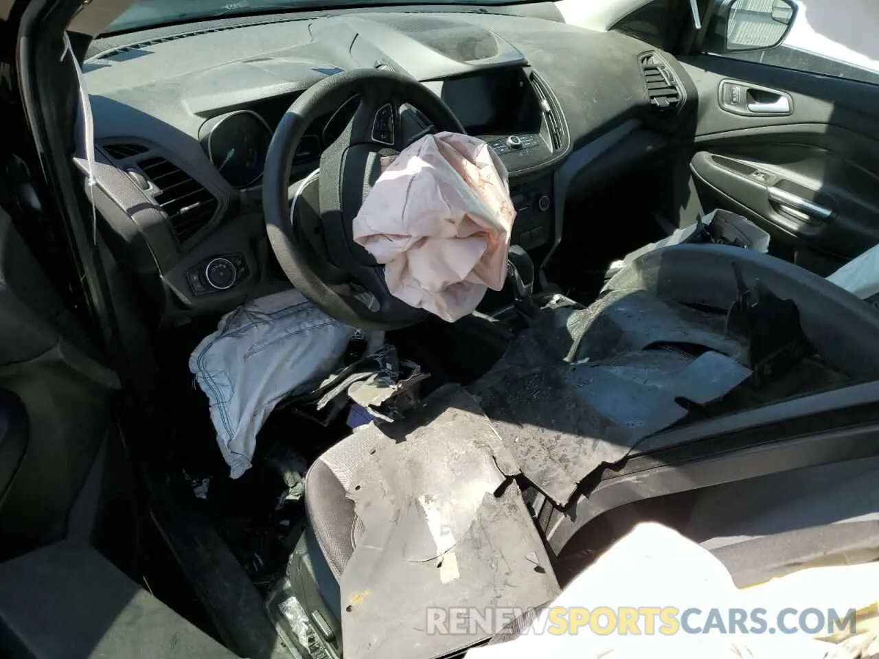 8 Photograph of a damaged car 1FMCU9GD3KUB44504 FORD ESCAPE 2019