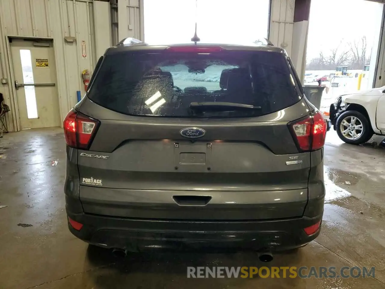 6 Photograph of a damaged car 1FMCU9GD3KUB50383 FORD ESCAPE 2019