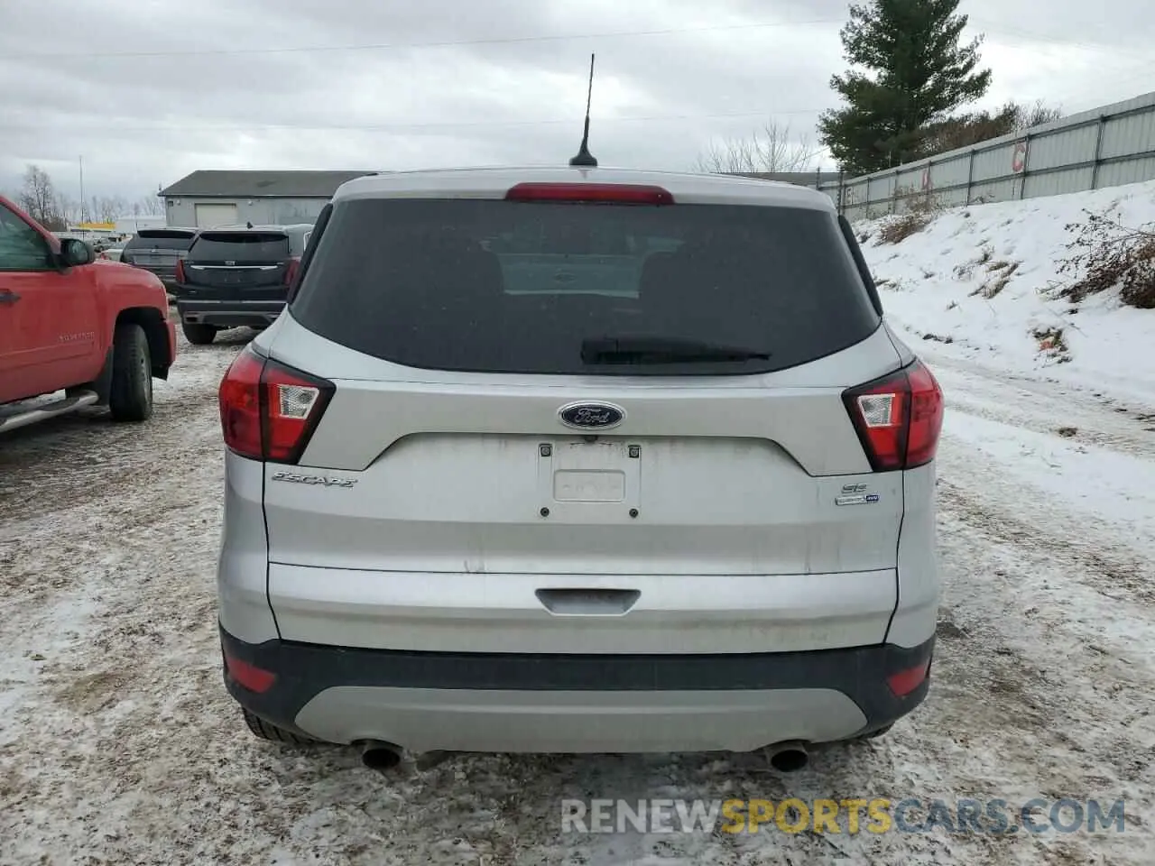 6 Photograph of a damaged car 1FMCU9GD3KUB55289 FORD ESCAPE 2019