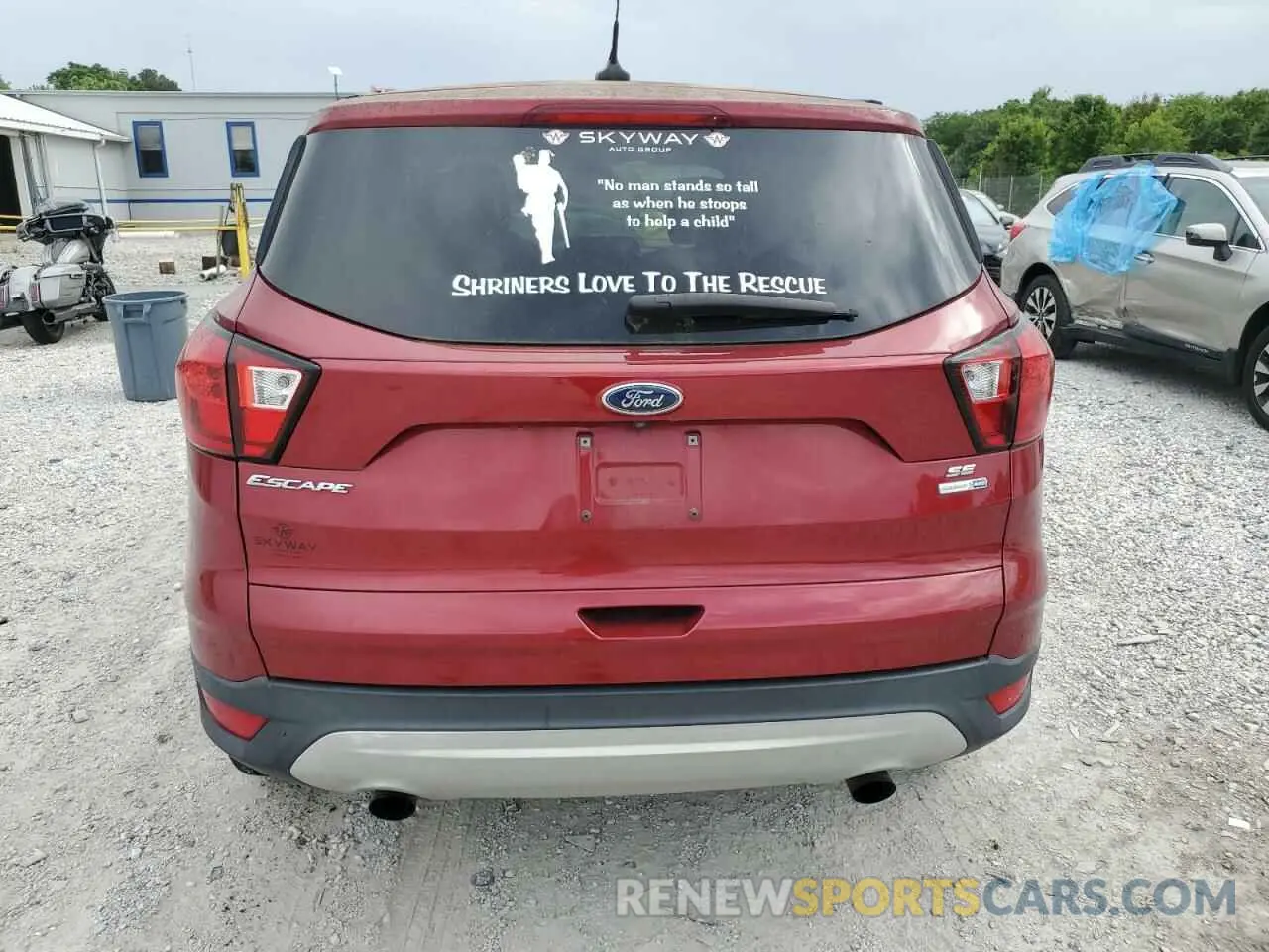6 Photograph of a damaged car 1FMCU9GD3KUB99468 FORD ESCAPE 2019