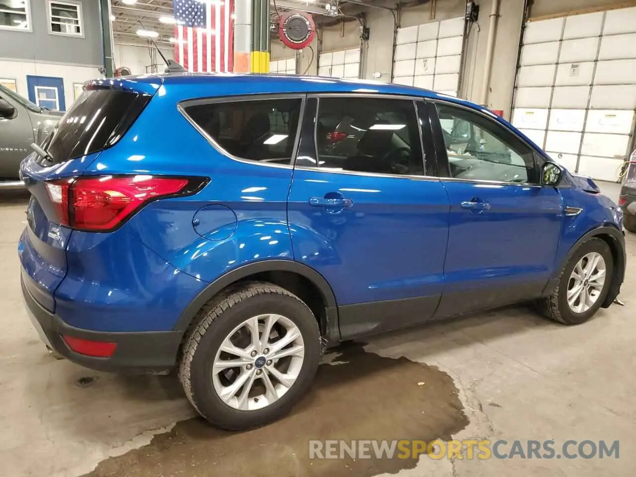 3 Photograph of a damaged car 1FMCU9GD3KUC04619 FORD ESCAPE 2019
