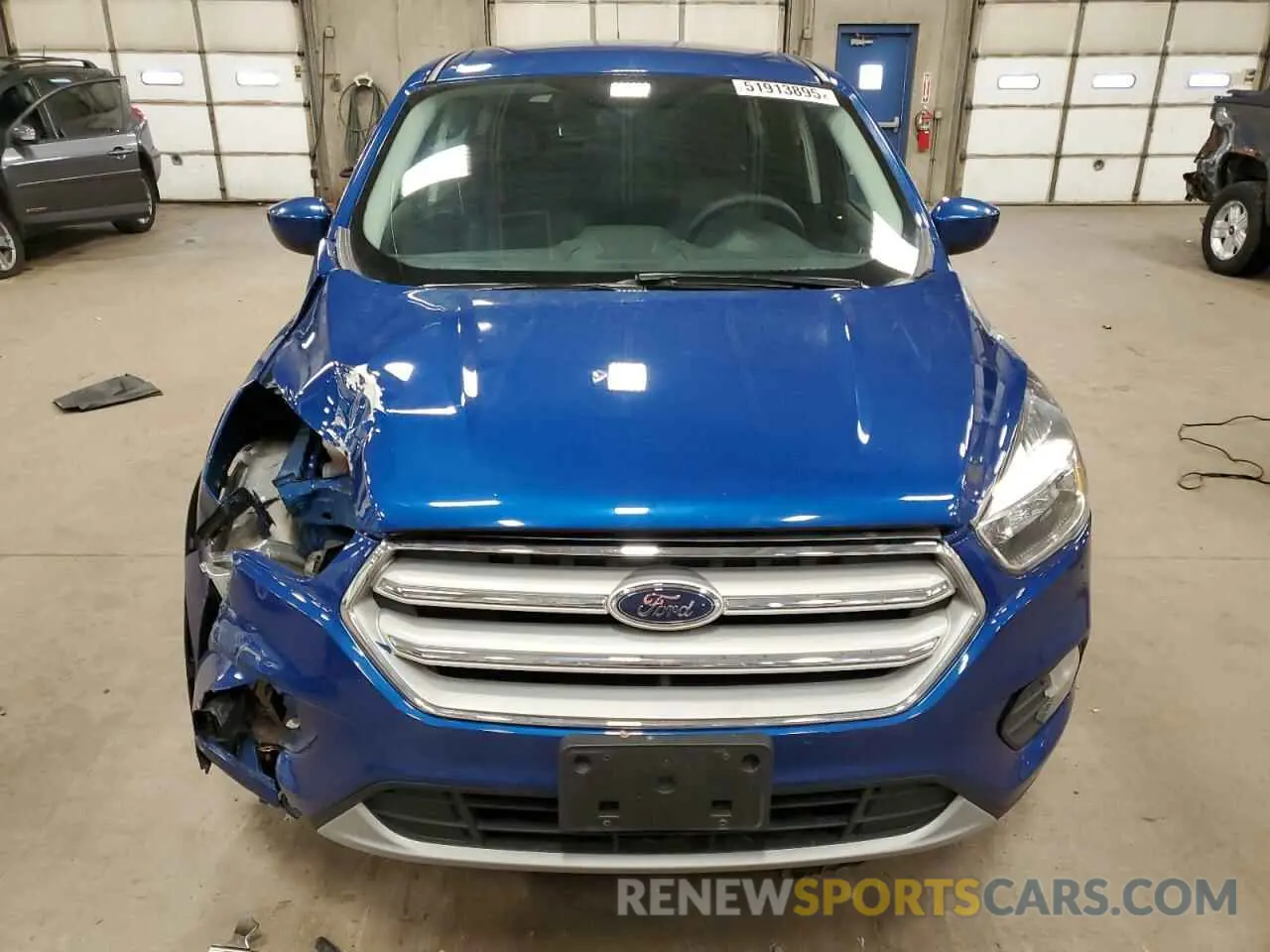 5 Photograph of a damaged car 1FMCU9GD3KUC04619 FORD ESCAPE 2019