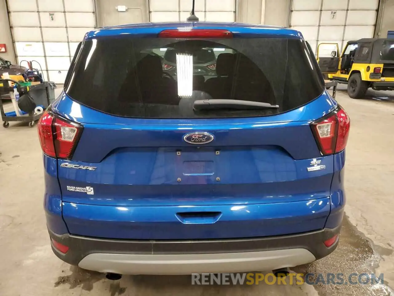 6 Photograph of a damaged car 1FMCU9GD3KUC04619 FORD ESCAPE 2019