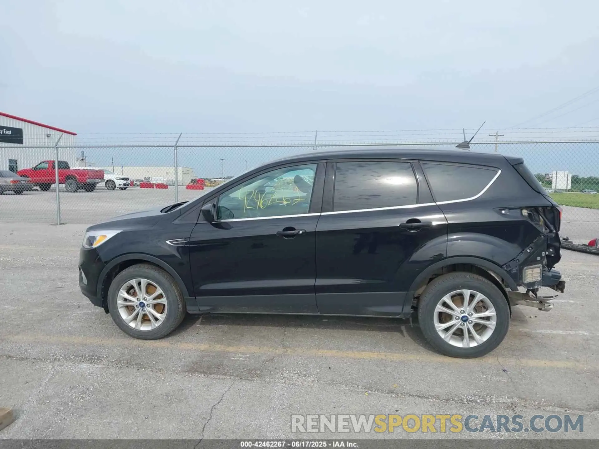 15 Photograph of a damaged car 1FMCU9GD4KUA00833 FORD ESCAPE 2019