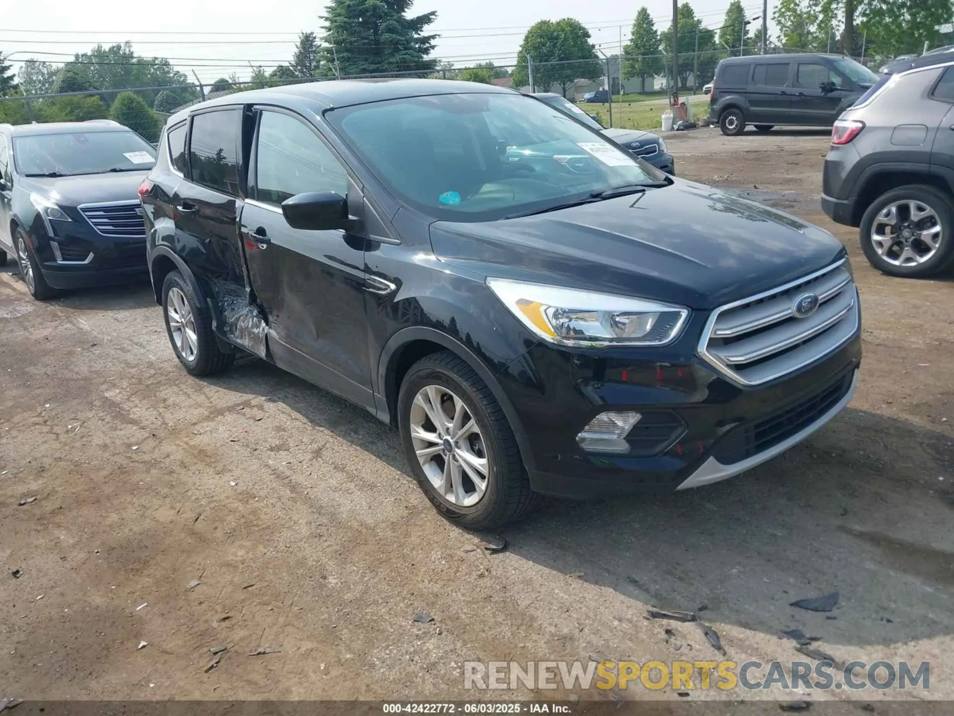 1 Photograph of a damaged car 1FMCU9GD4KUA16921 FORD ESCAPE 2019