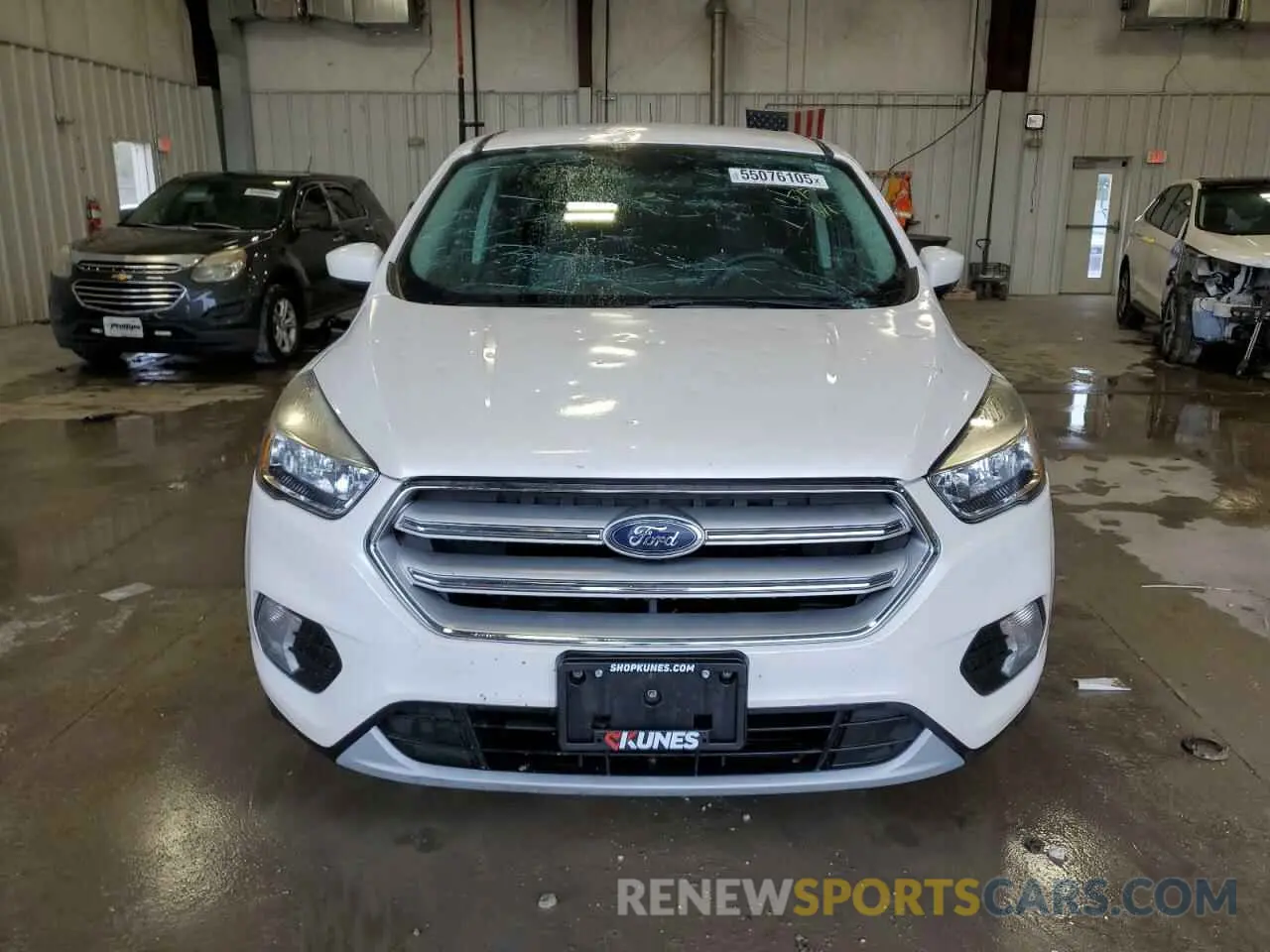 5 Photograph of a damaged car 1FMCU9GD4KUA57176 FORD ESCAPE 2019