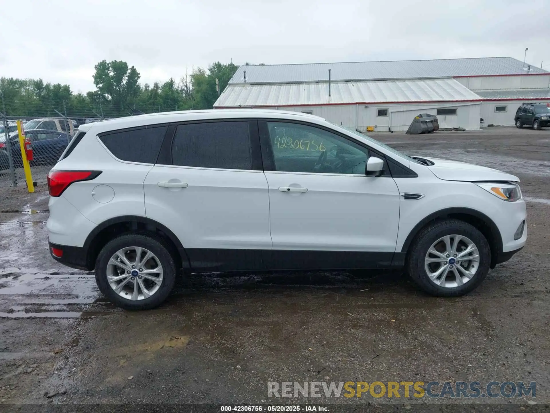 13 Photograph of a damaged car 1FMCU9GD4KUA65732 FORD ESCAPE 2019