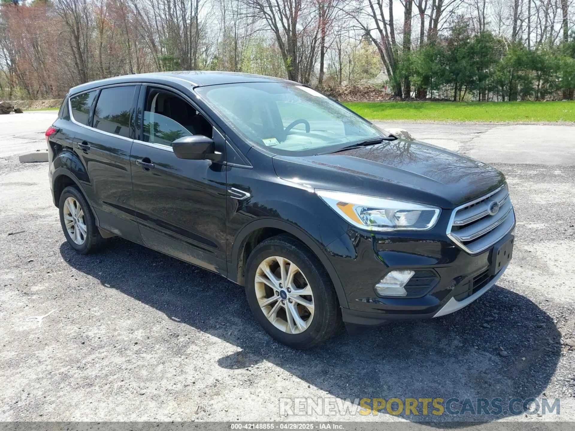 1 Photograph of a damaged car 1FMCU9GD4KUA83745 FORD ESCAPE 2019