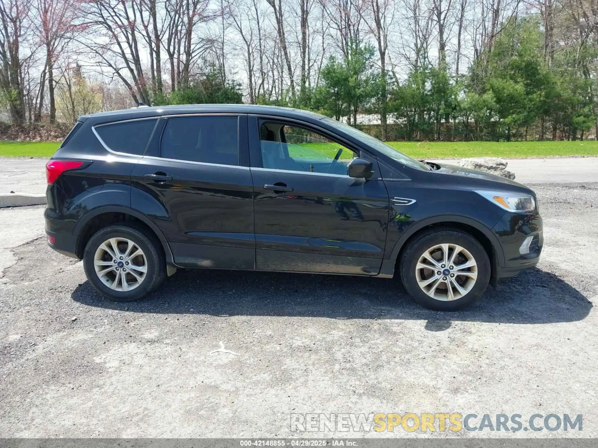 13 Photograph of a damaged car 1FMCU9GD4KUA83745 FORD ESCAPE 2019